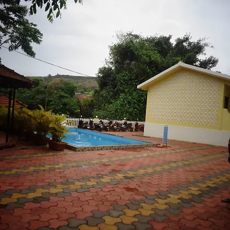 Ocean Waves Anjuna Cottages'S